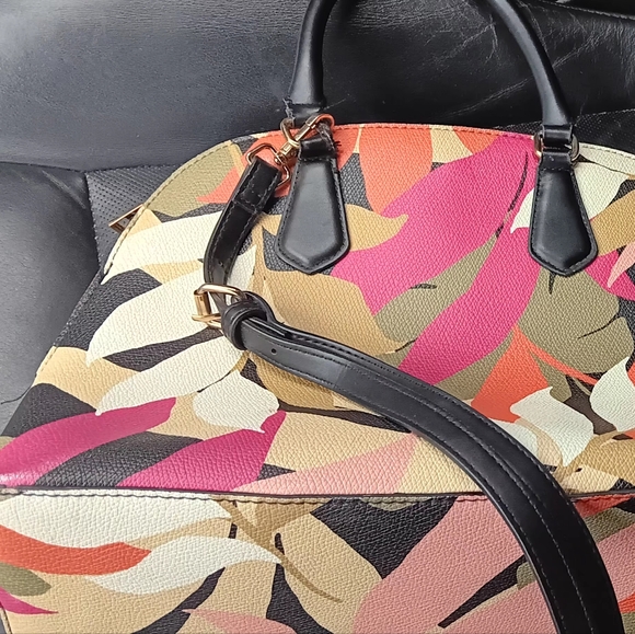 Multi Color Handbag - Picture 2 of 3